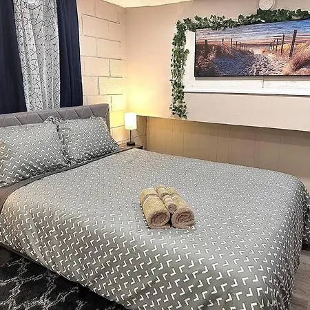 Serene Cityscape Sanctuary Close To Downtown Indianapolis - Unit #5